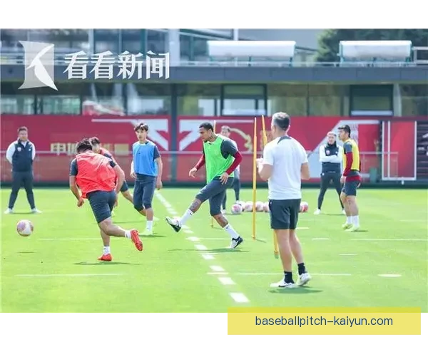 塔瓦雷斯职业轨迹持续稳健，备受关注的足球生涯展现多样化发展。